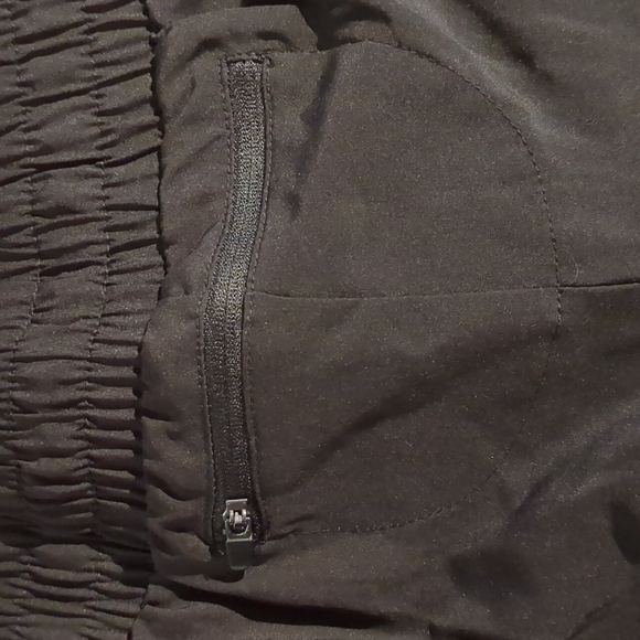 Fabletics shorts - Picture 5 of 6